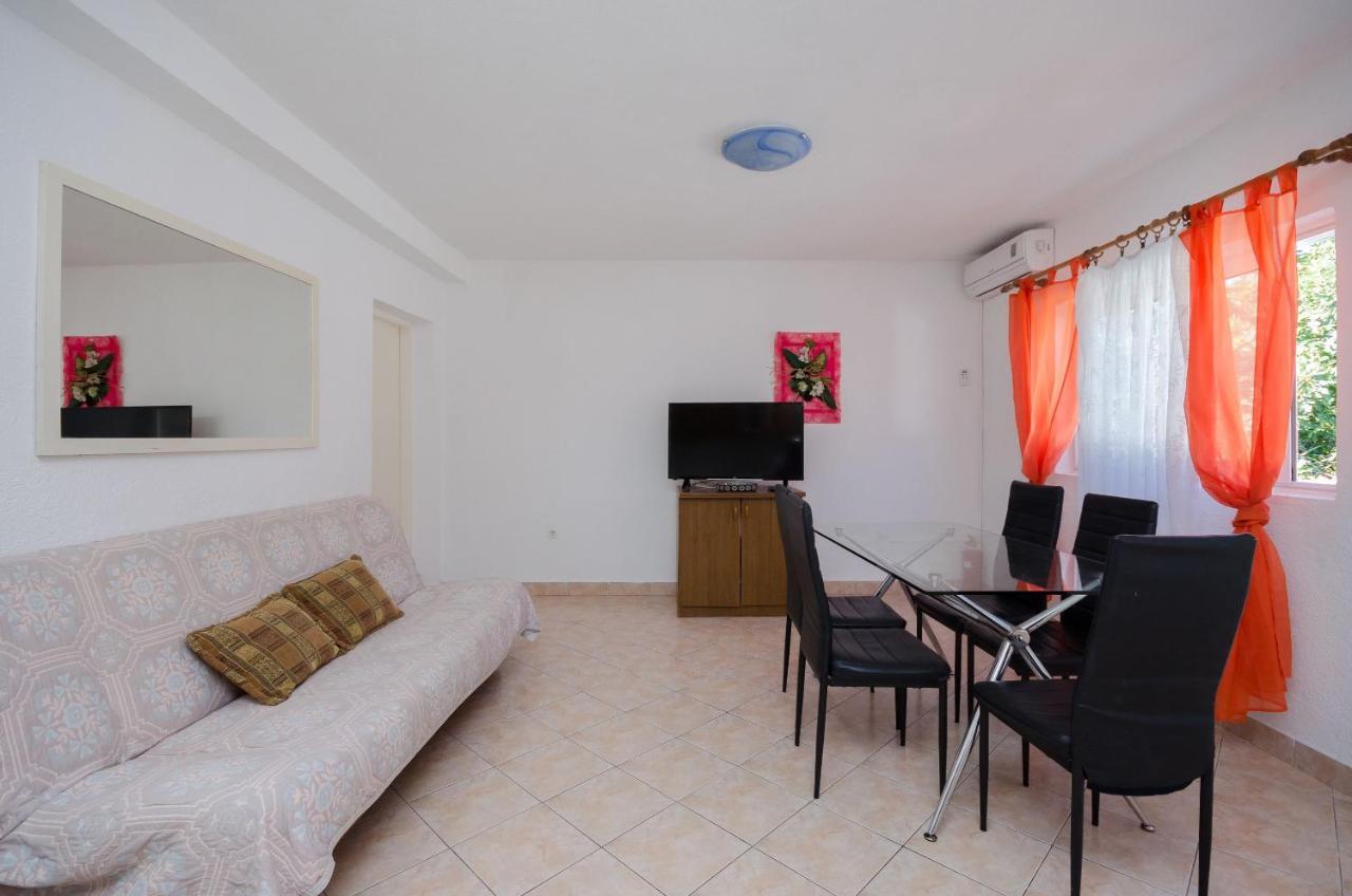 Apartments Elvira Лопар Экстерьер фото