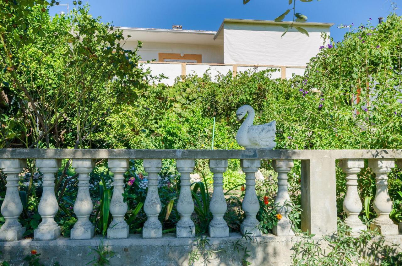 Apartments Elvira Лопар Экстерьер фото
