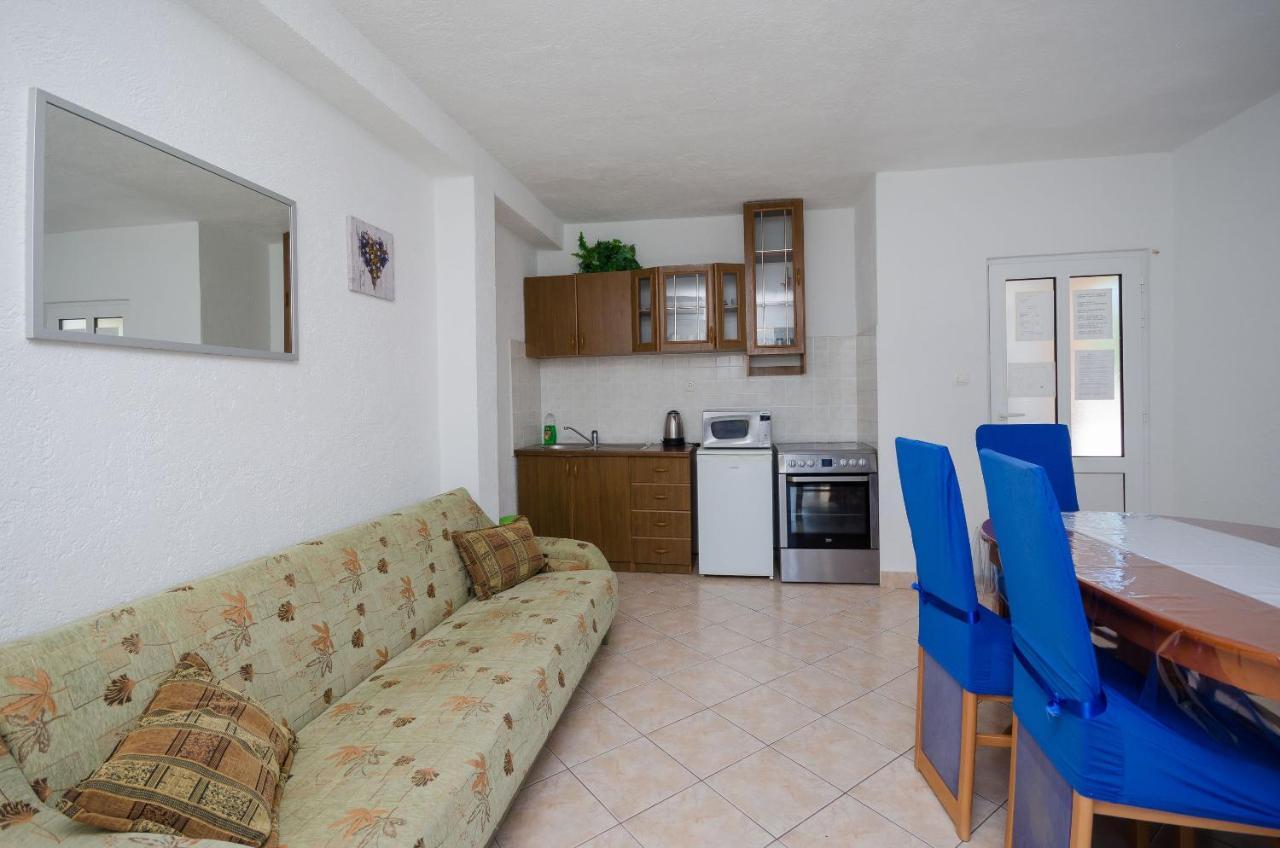 Apartments Elvira Лопар Экстерьер фото