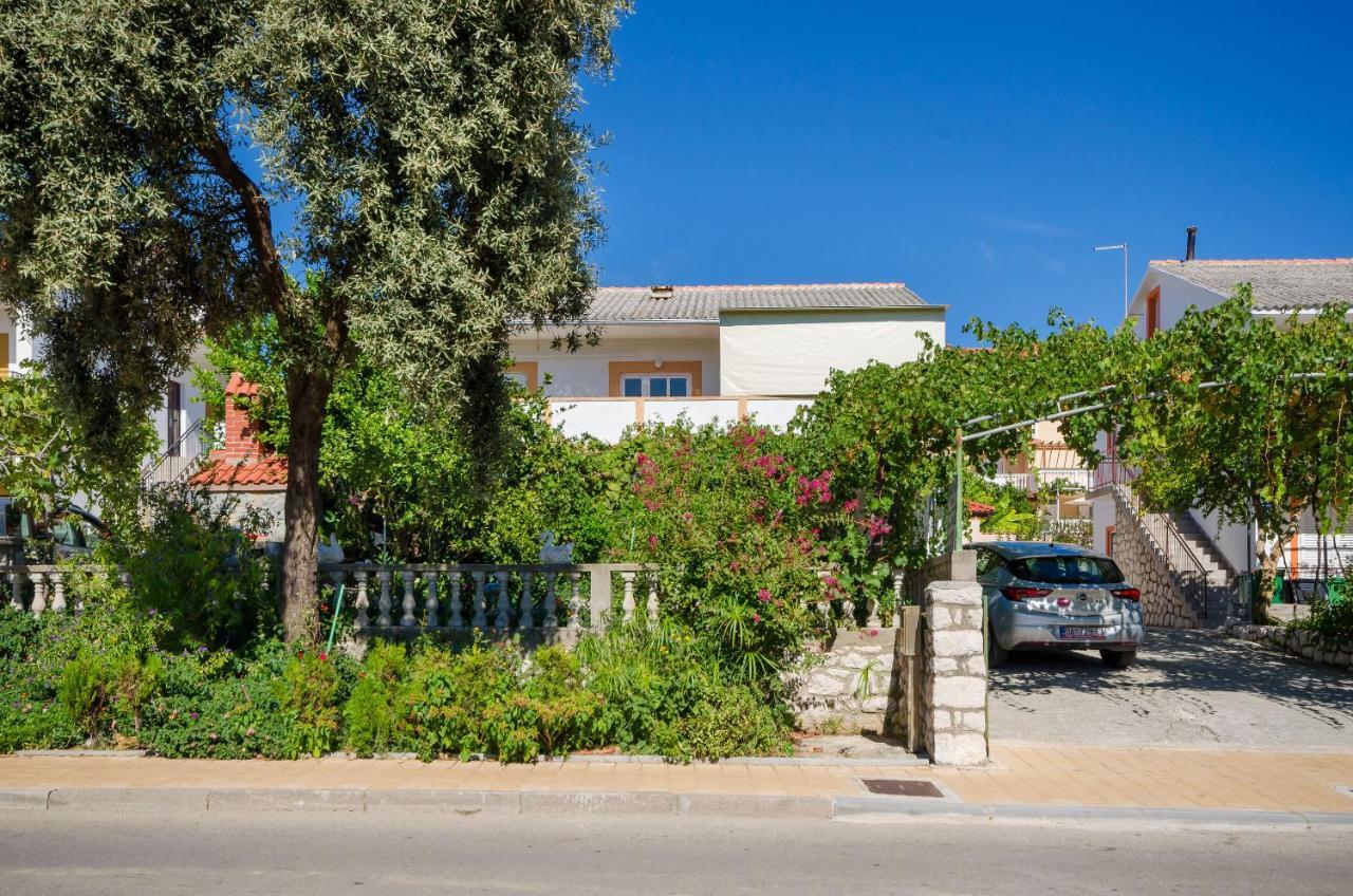 Apartments Elvira Лопар Экстерьер фото